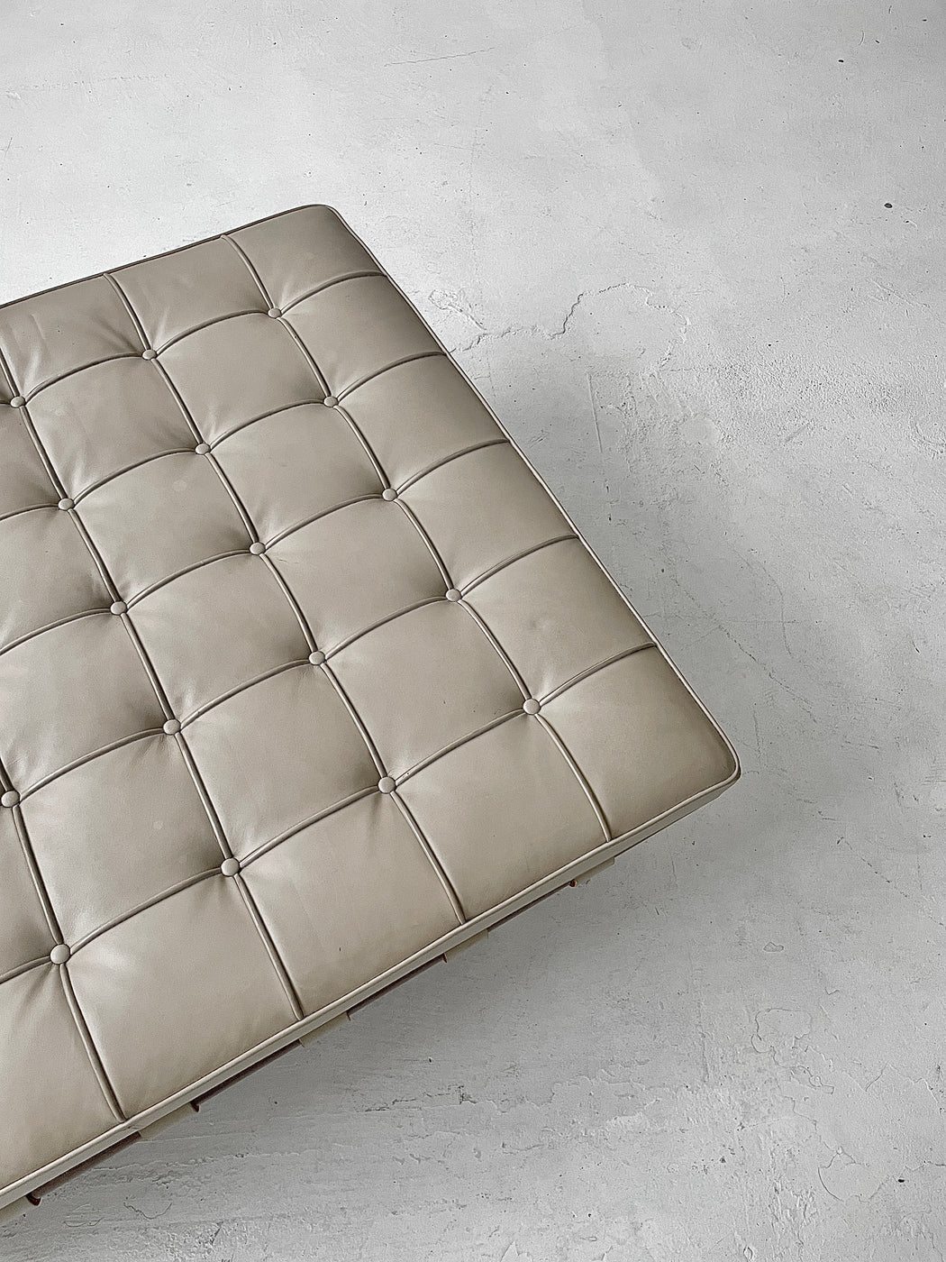 Ludwig Mies van der Rohe 'Barcelona' Sofa