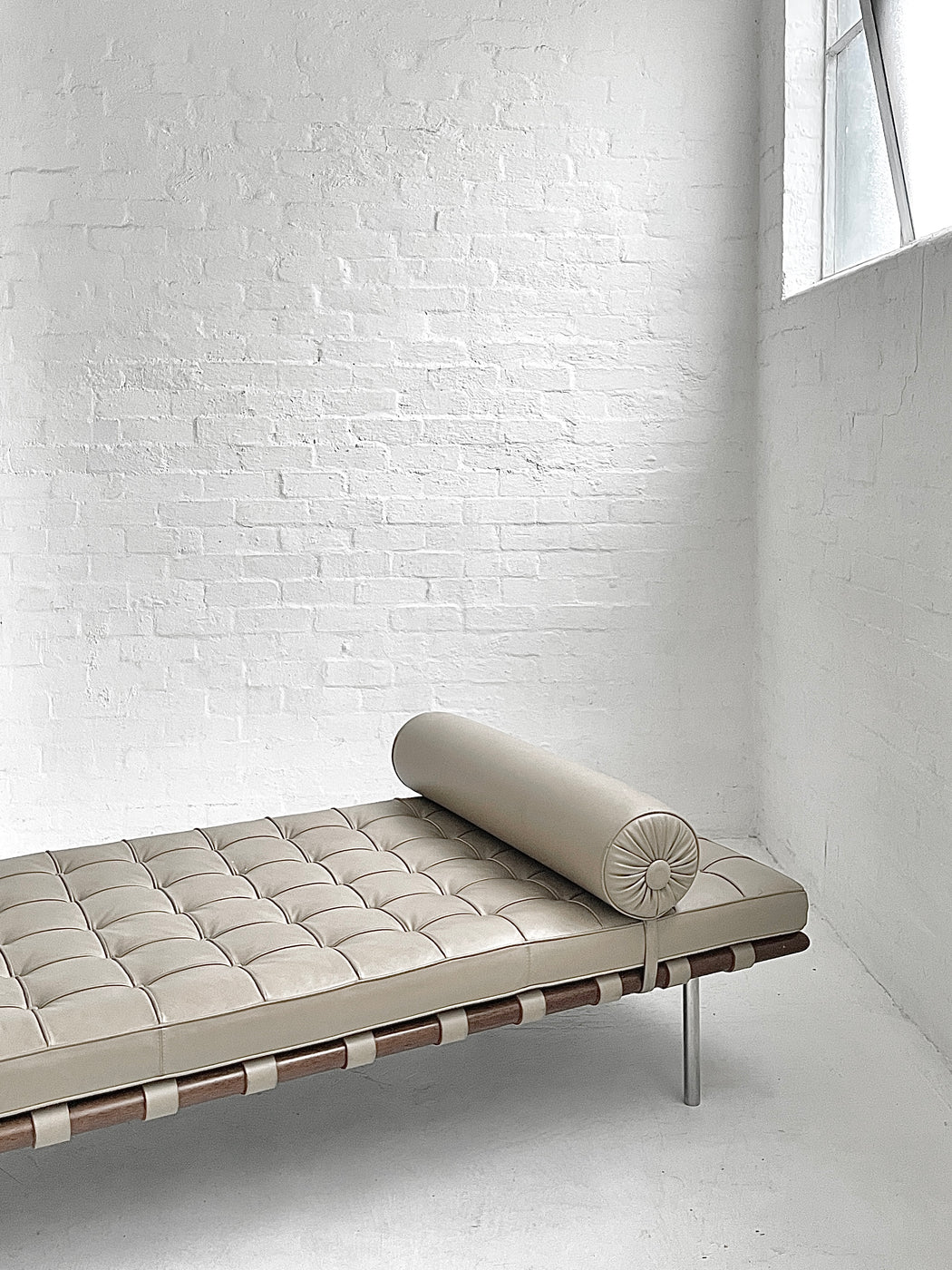 Ludwig Mies van der Rohe 'Barcelona' Sofa