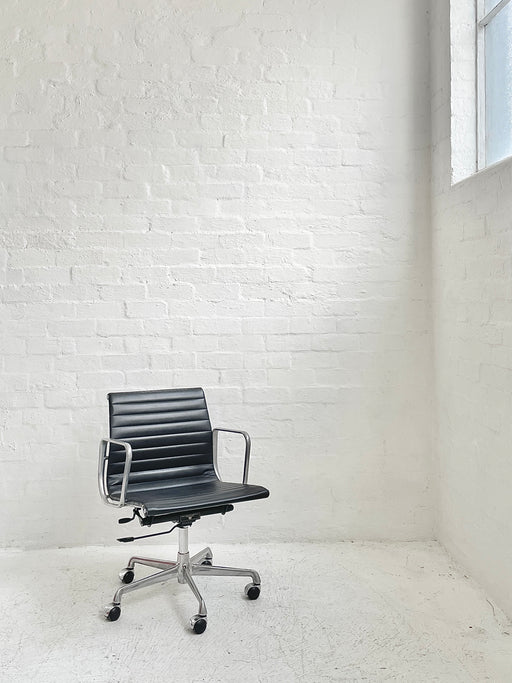 Eames Executive 'Group' Chair