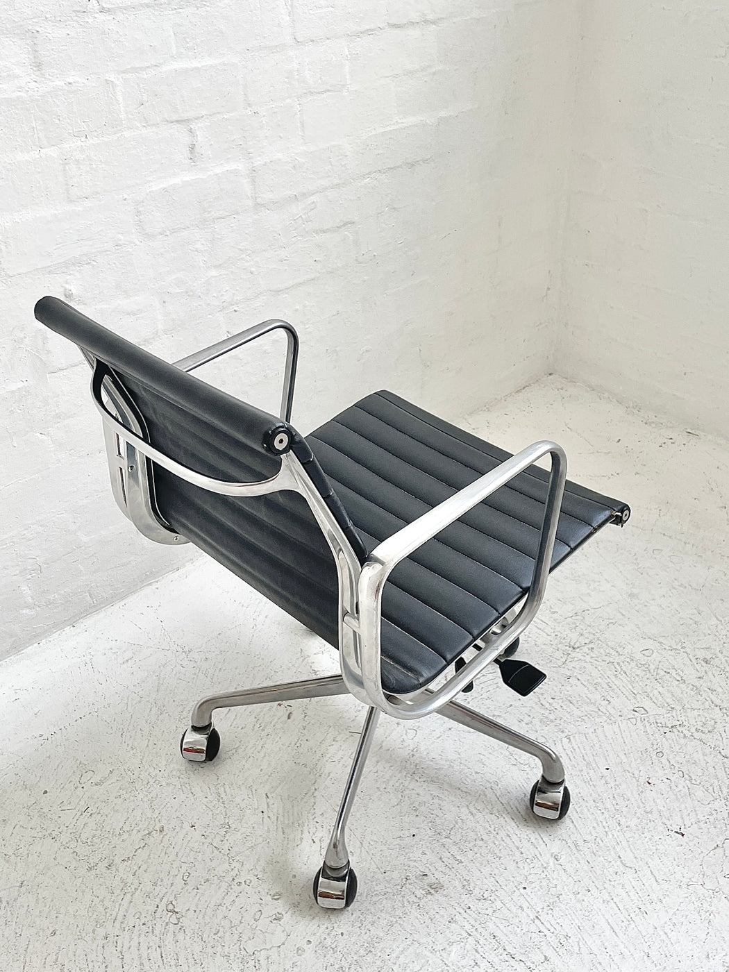 Eames Executive 'Group' Chair