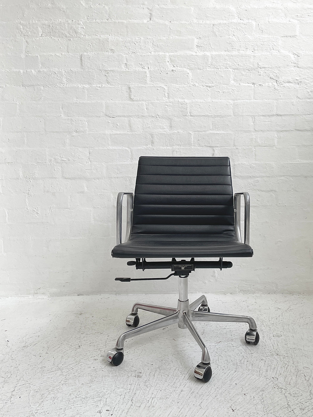 Eames Executive 'Group' Chair