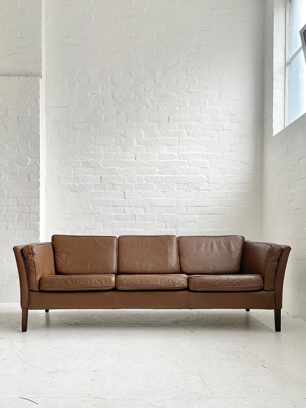 Stouby 'Oslo' Leather Sofa