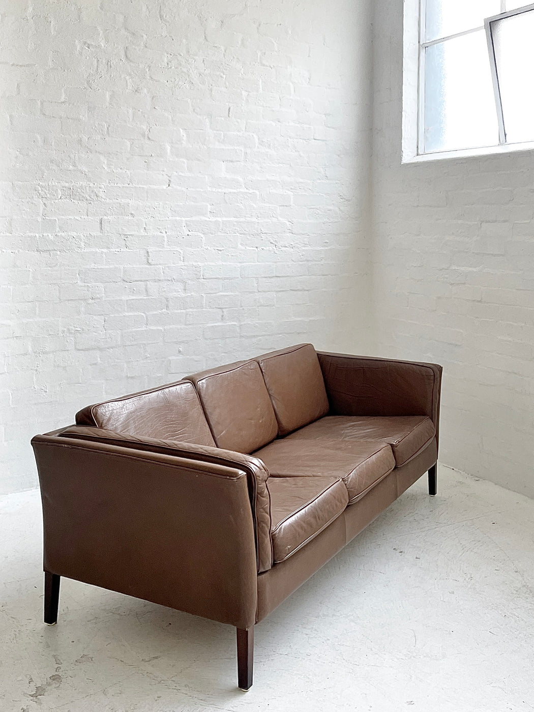 Stouby 'Oslo' Leather Sofa