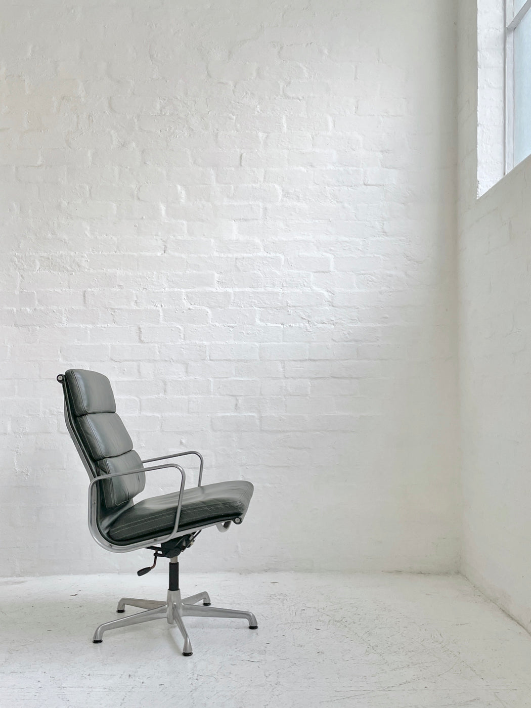 Eames Executive 'Softpad' Chair