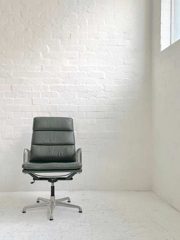 Eames Executive 'Softpad' Chair