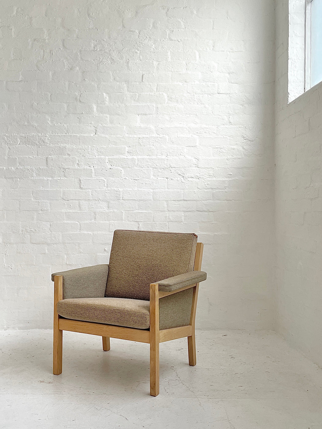 Hans J. Wegner GE40 Chair