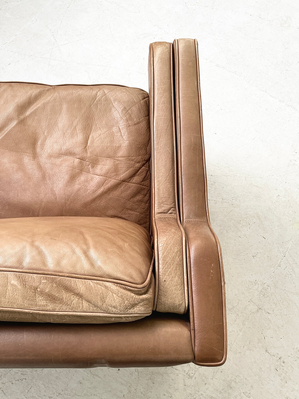 Stouby 'Eva' Leather Sofa