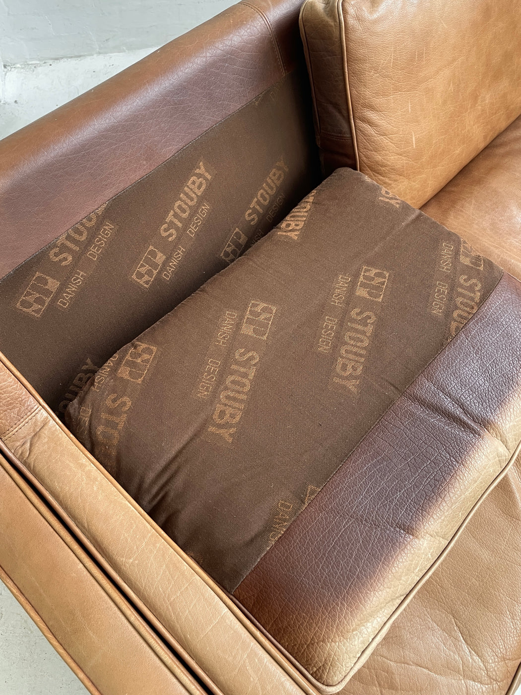 Stouby 'Eva' Leather Sofa