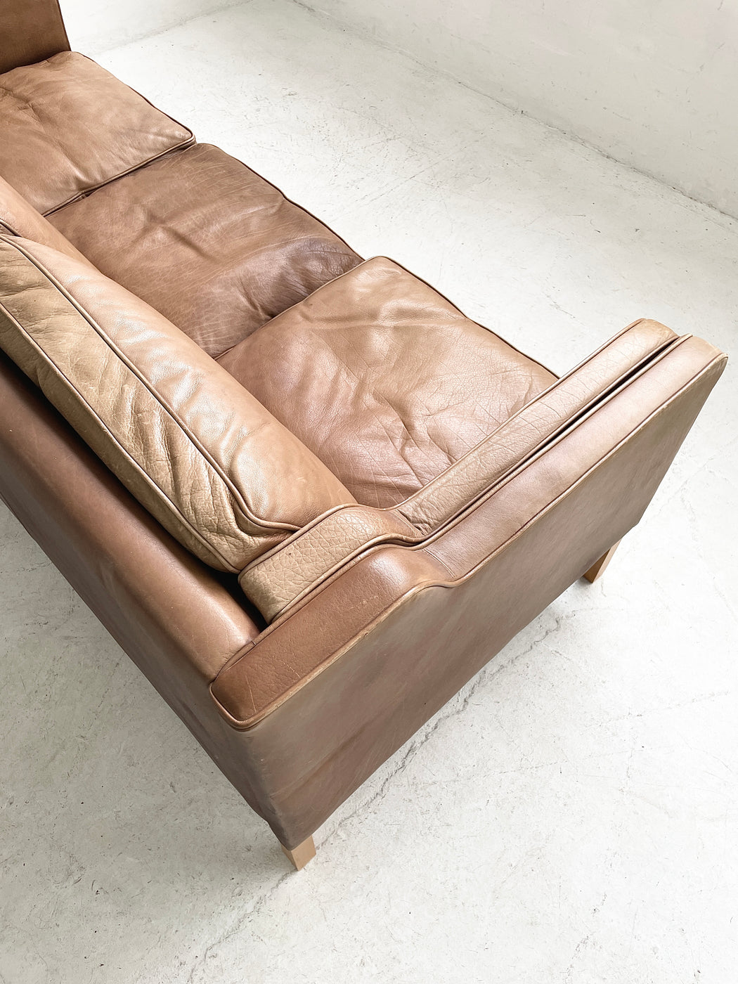 Stouby 'Eva' Leather Sofa