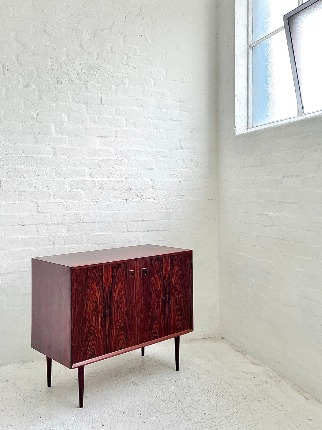 Brouer Møbelfabrik Rosewood Cabinet