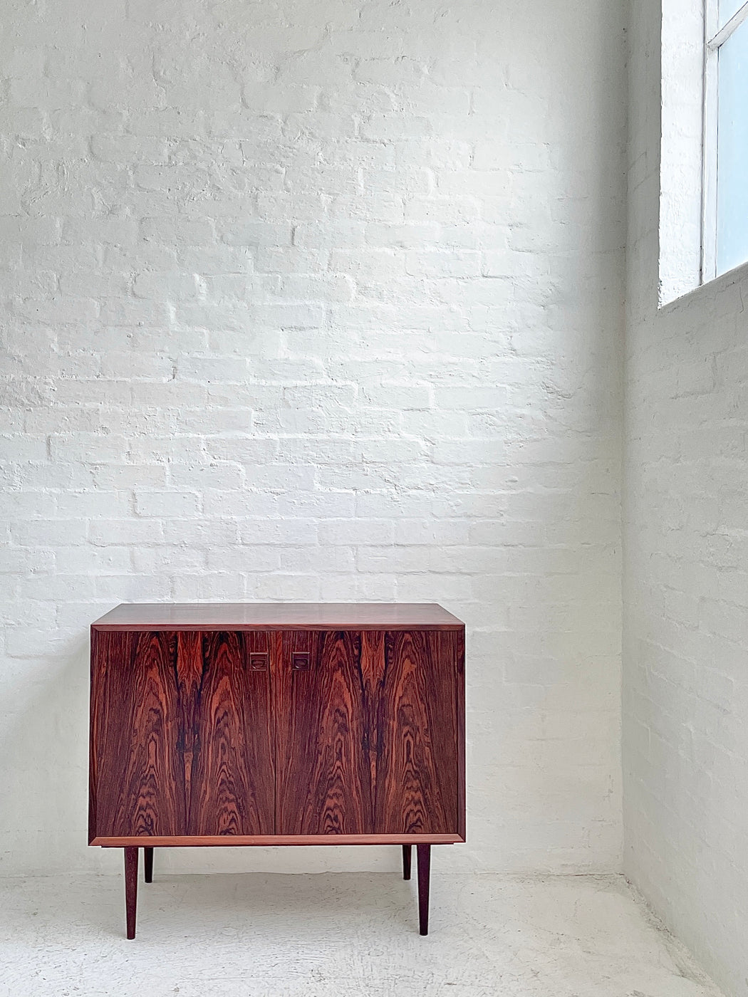 Brouer Møbelfabrik Rosewood Cabinet