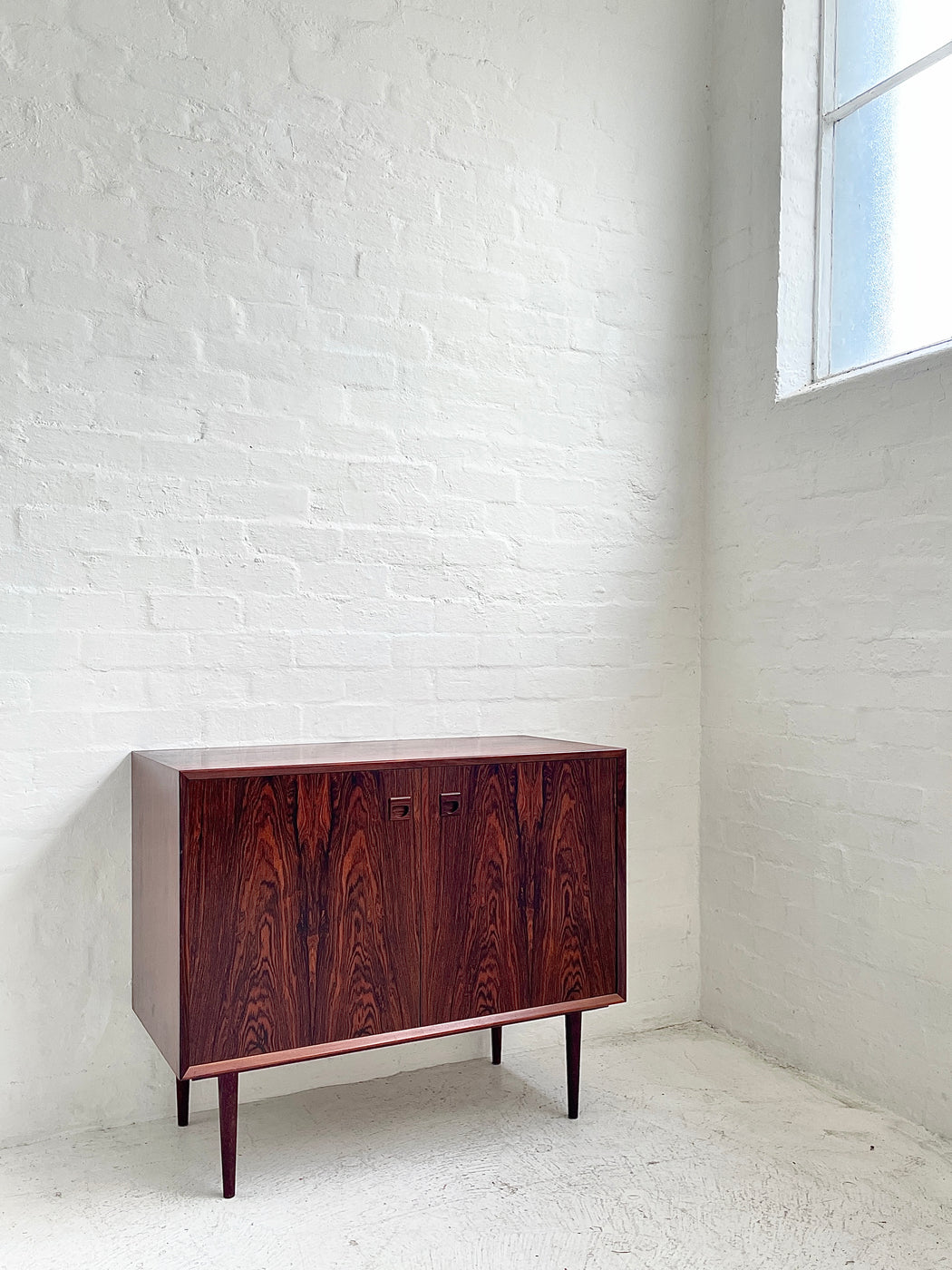 Brouer Møbelfabrik Rosewood Cabinet