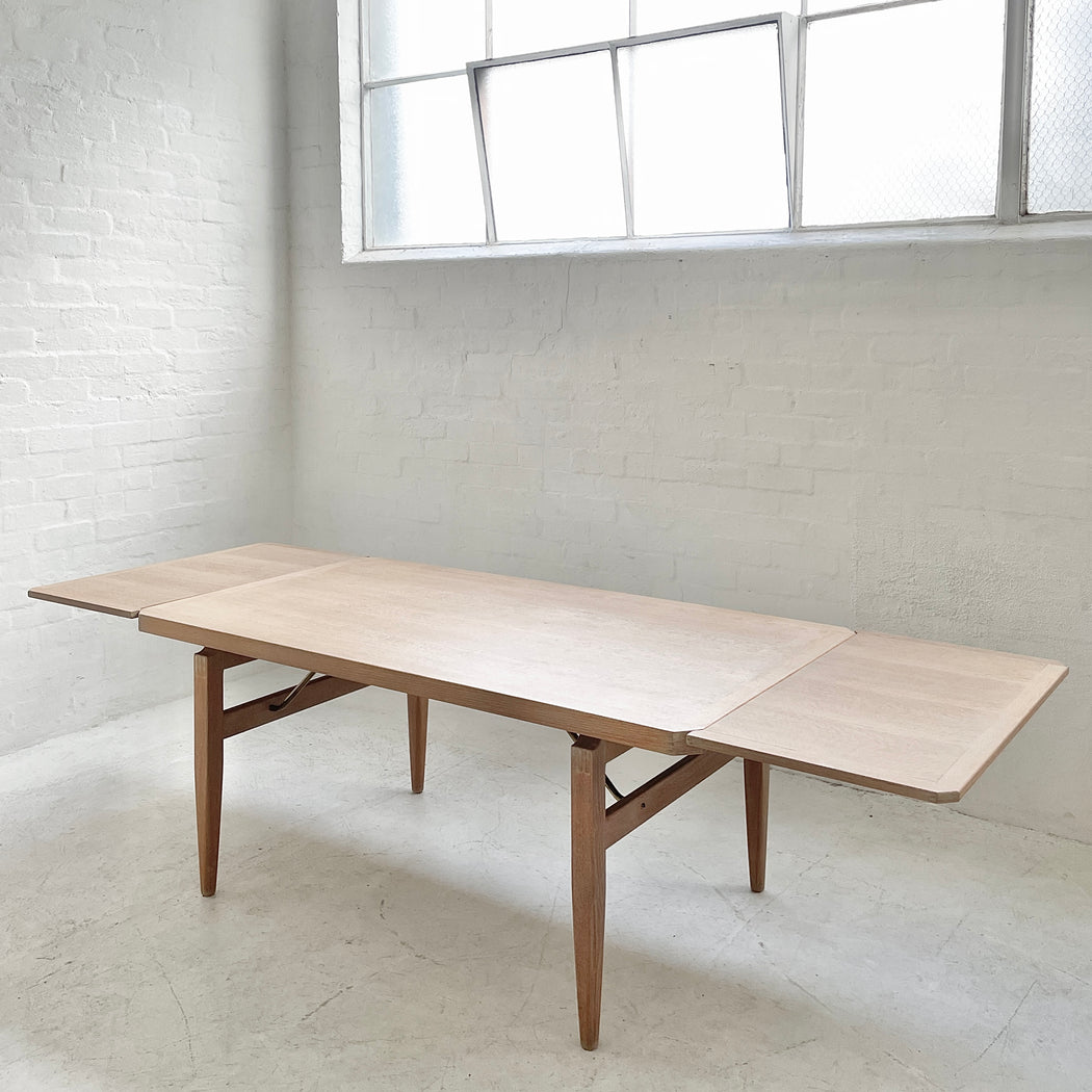 Henning Kjærnulf Oak Extension Table