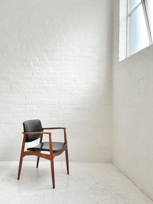 Erik Buck 'Model 67' Armchair