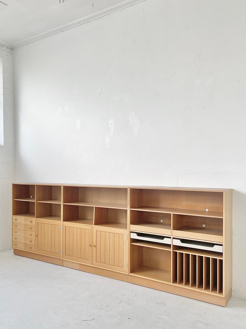 Sorensen & Thygesen Oak Wall System