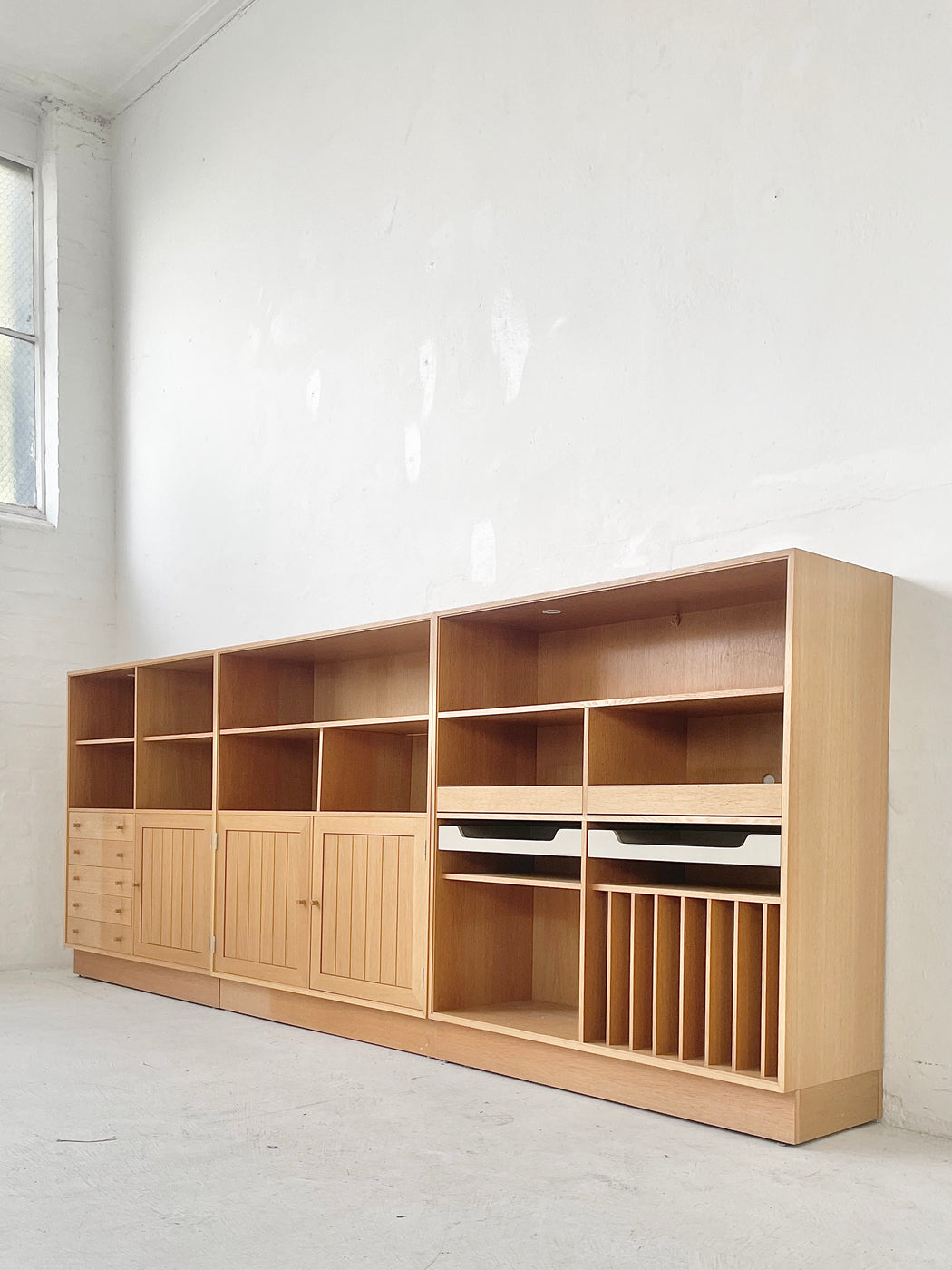 Sorensen & Thygesen Oak Wall System