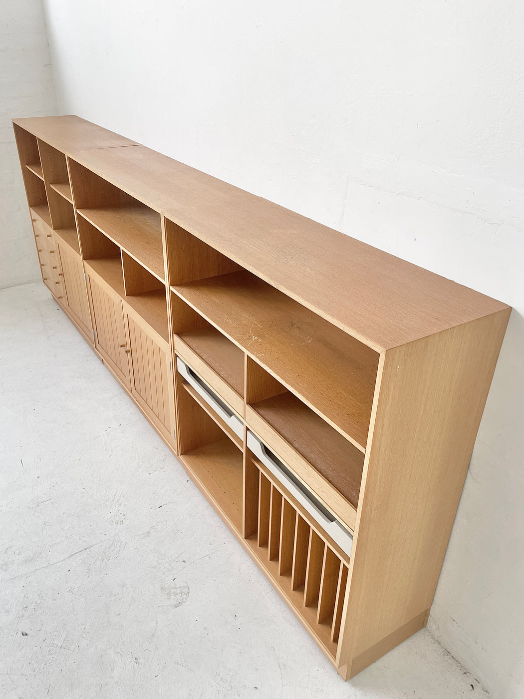 Sorensen & Thygesen Oak Wall System