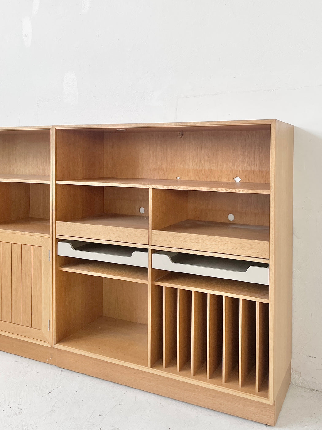 Sorensen & Thygesen Oak Wall System