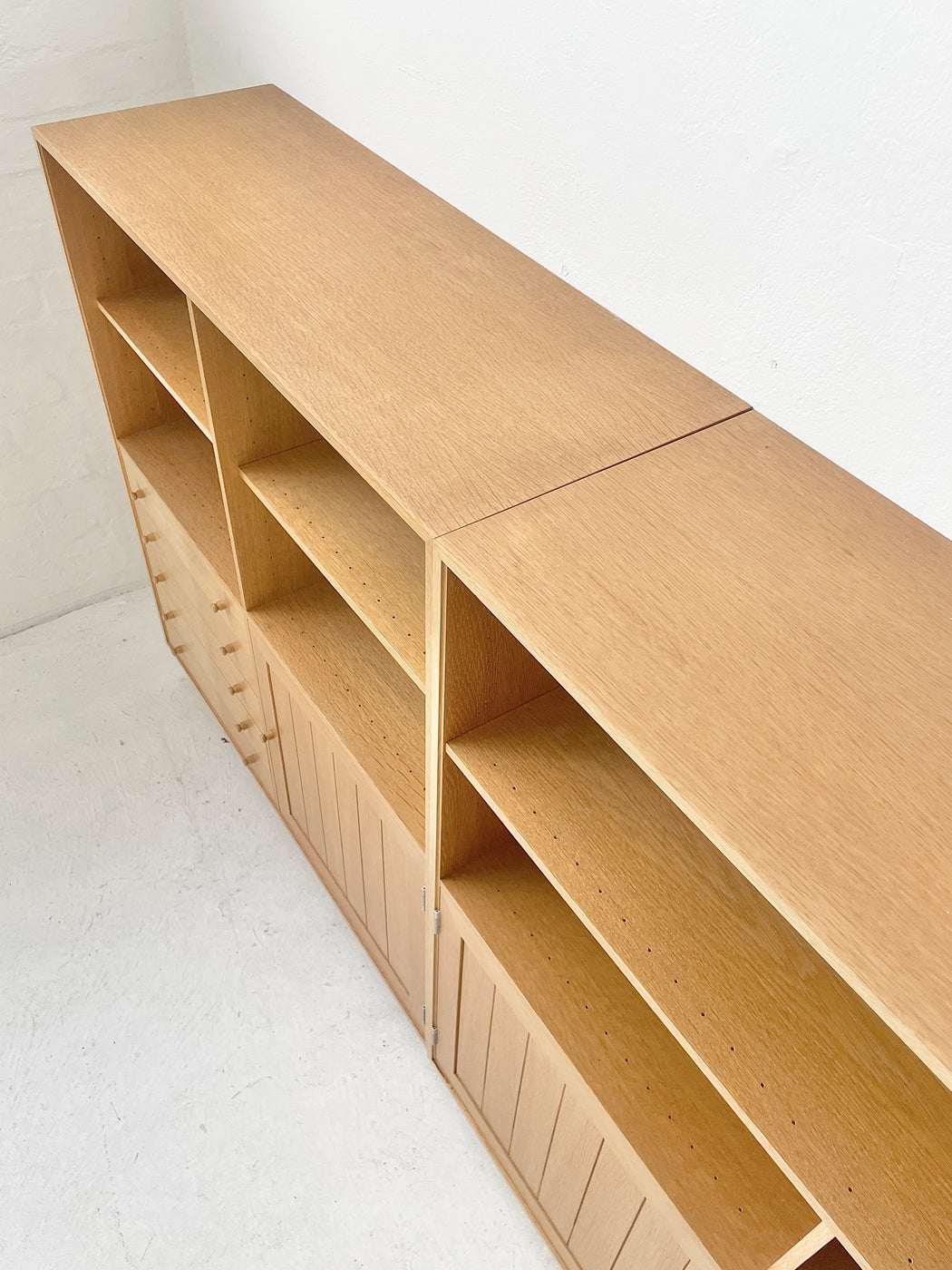 Sorensen & Thygesen Oak Wall System