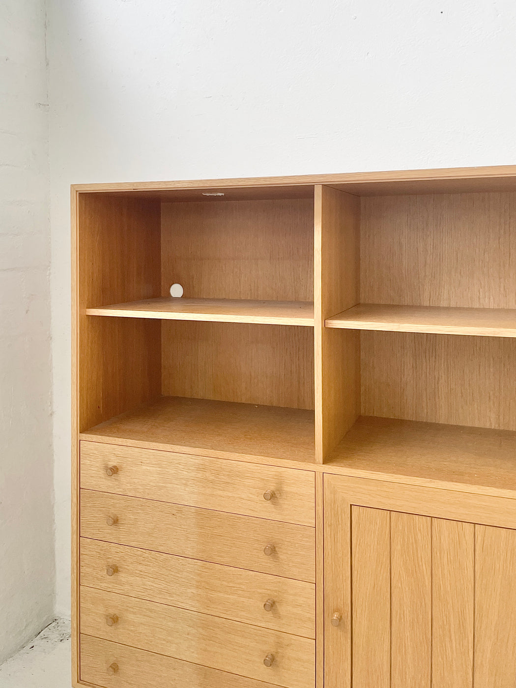 Sorensen & Thygesen Oak Wall System