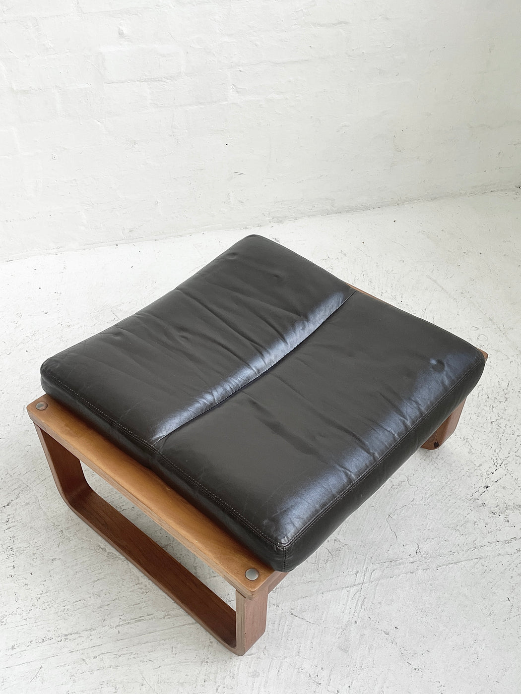 Tessa T4 Footstool