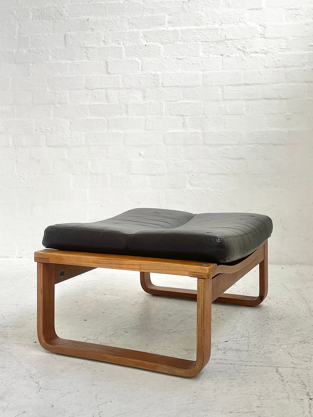 Tessa T4 Footstool