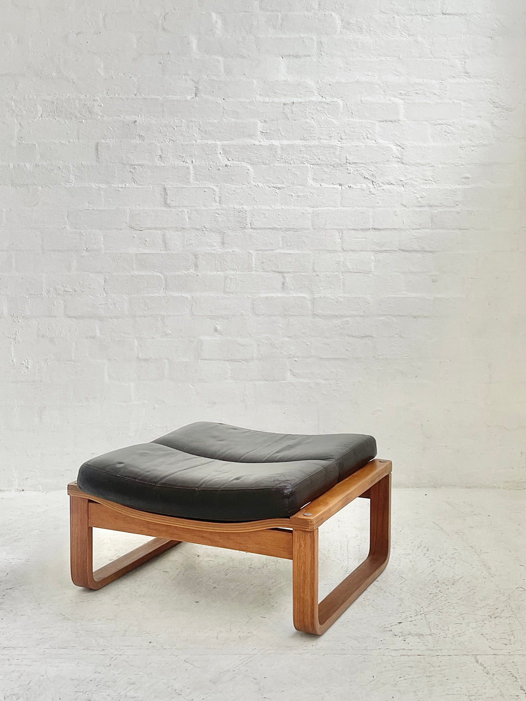 Tessa T4 Footstool