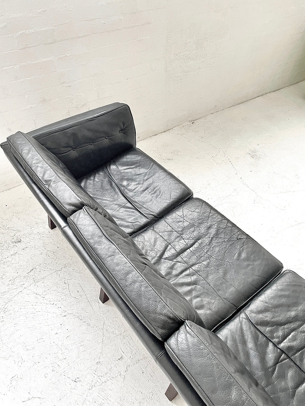 Skipper Leather Sofa
