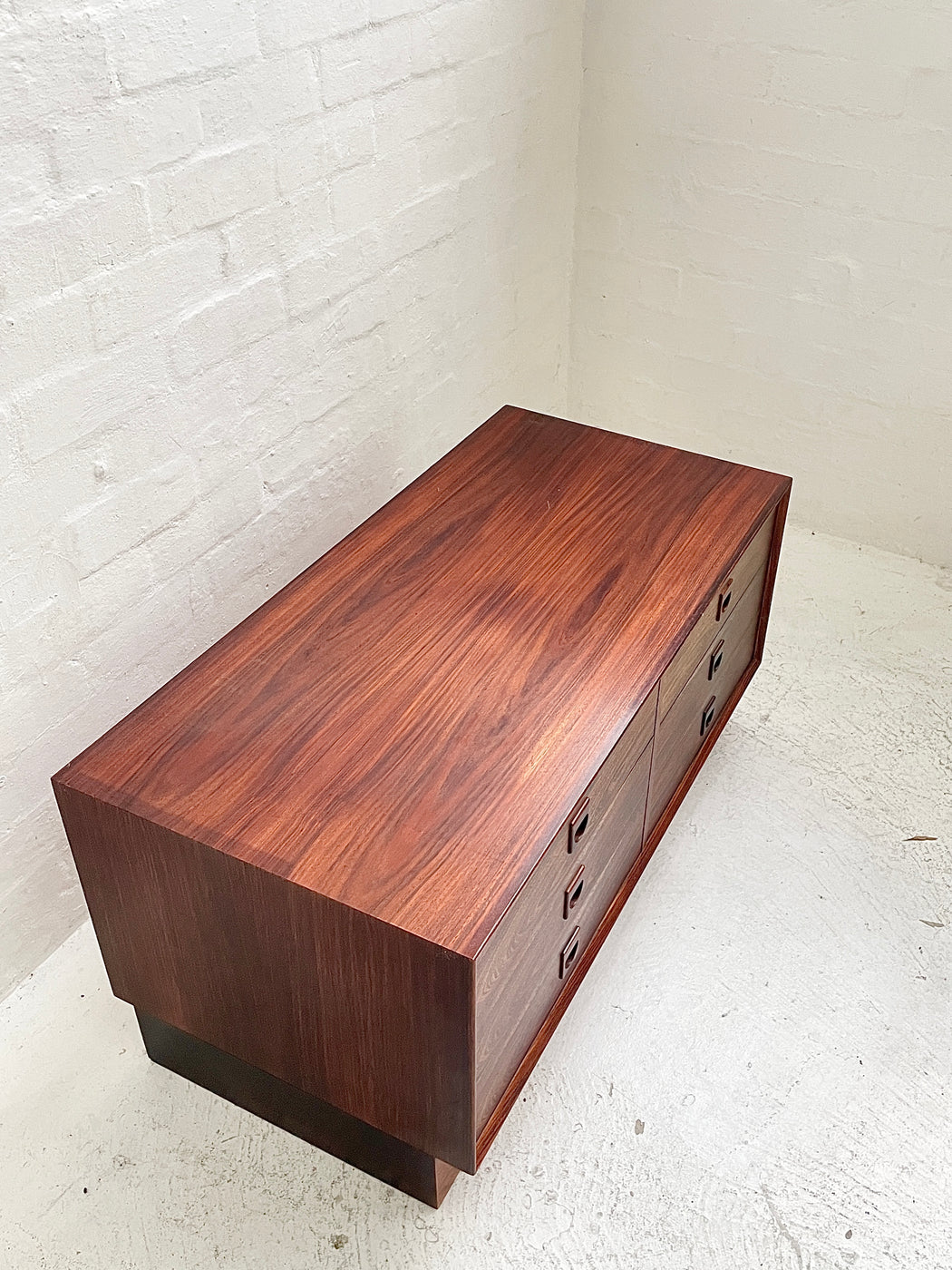 Brouer Møbelfabrik Rosewood Drawers