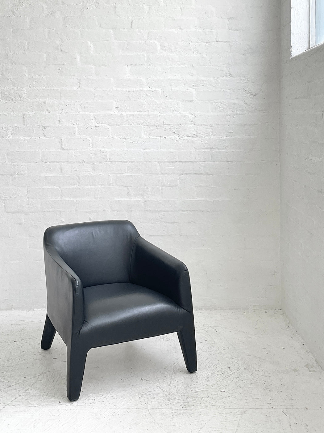 Jardan 'Kelly' Leather Lounge Chair