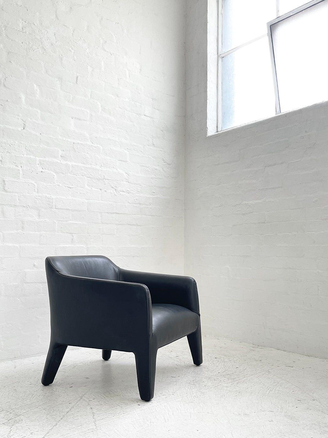 Jardan 'Kelly' Leather Lounge Chair