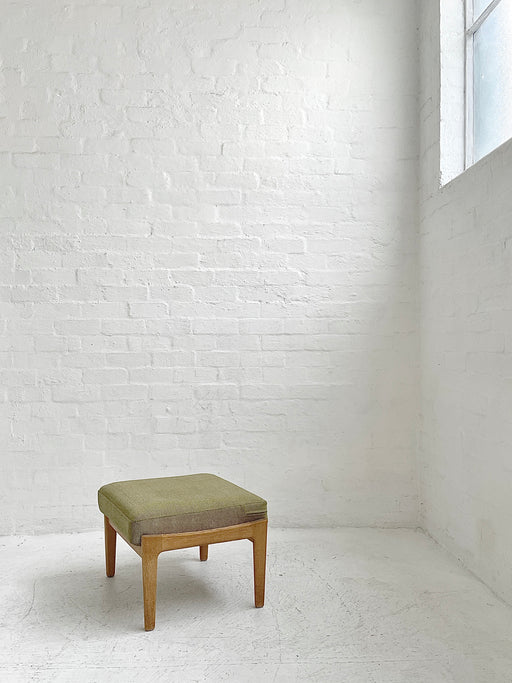 Hans J. Wegner GE290 'Plank' Footstool