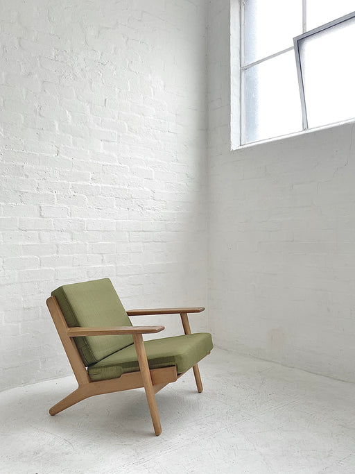Hans J. Wegner GE290 'Plank' Chair