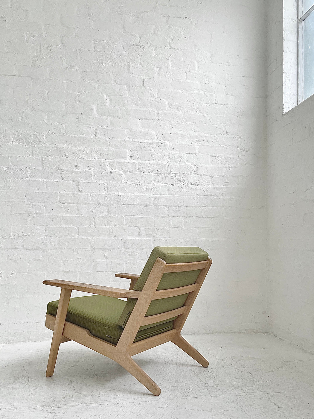 Hans J. Wegner GE290 'Plank' Chair