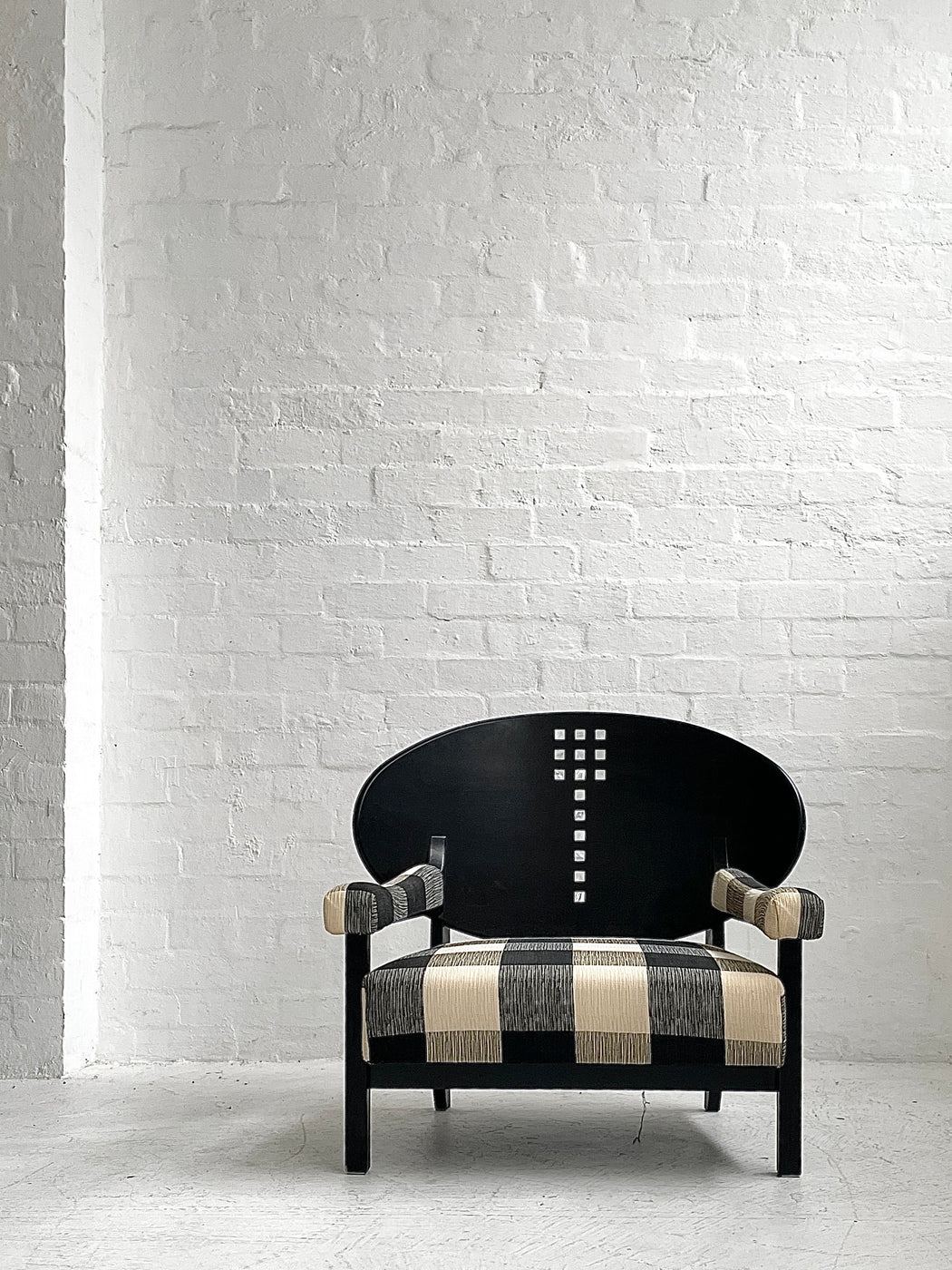 Charles Rennie Mackintosh 871 'Dug-Out' Chair