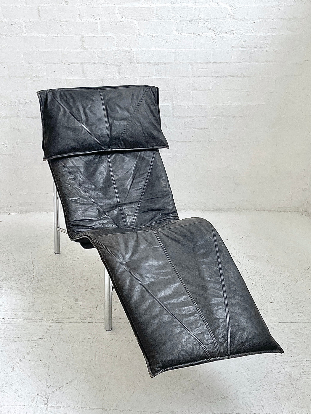 Tord Bjorklund 'Skye' Chaise Lounge