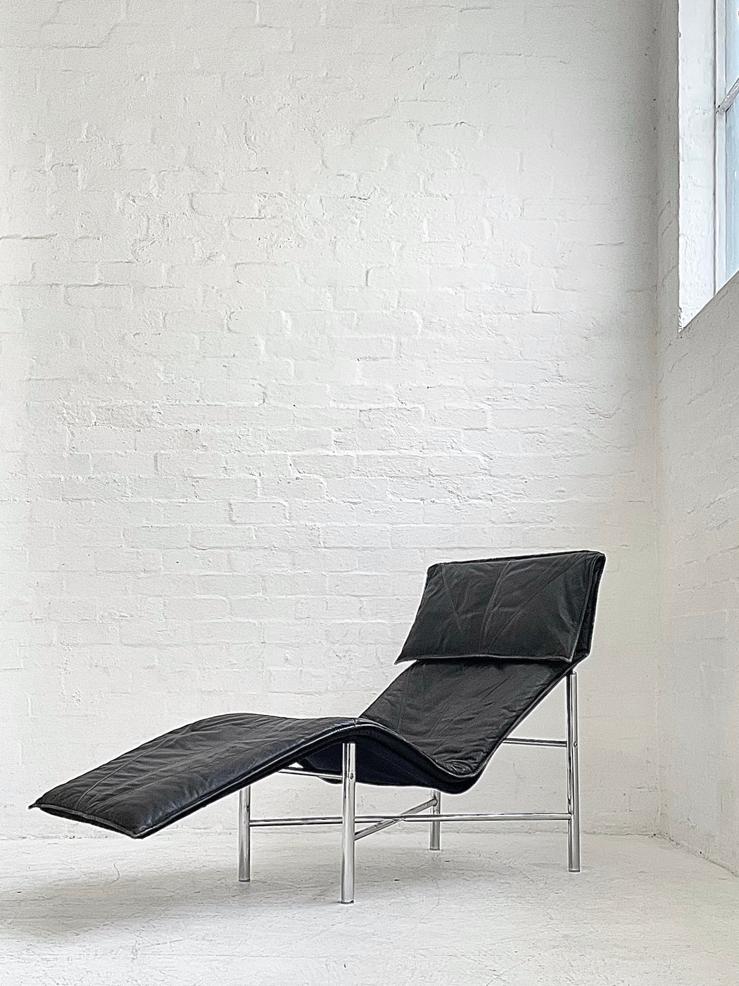 Tord Bjorklund 'Skye' Chaise Lounge
