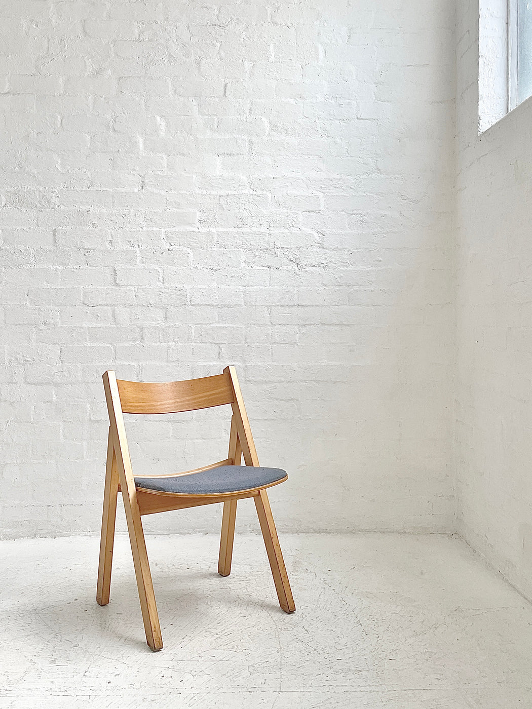 Hans J. Wegner GE72 'Politiken' Chair