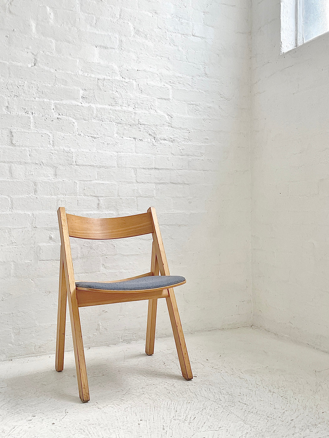 Hans J. Wegner GE72 'Politiken' Chair