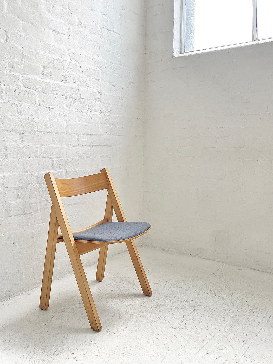 Hans J. Wegner GE72 'Politiken' Chair