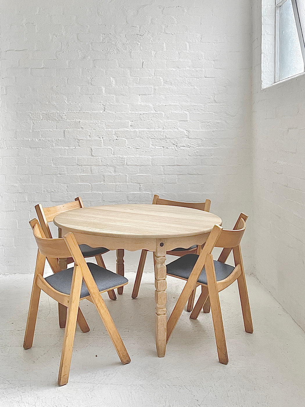 Hans J. Wegner GE72 'Politiken' Chair