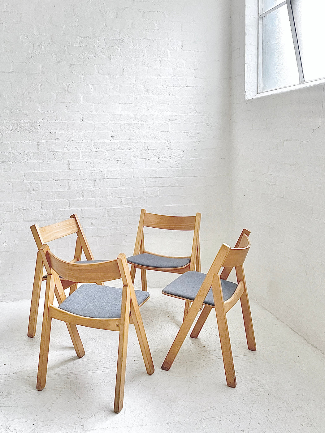 Hans J. Wegner GE72 'Politiken' Chair