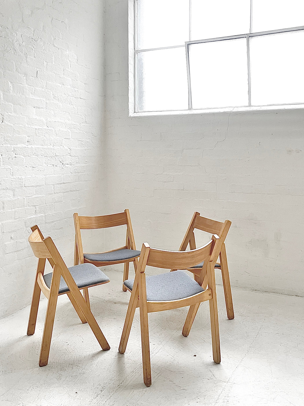 Hans J. Wegner GE72 'Politiken' Chair