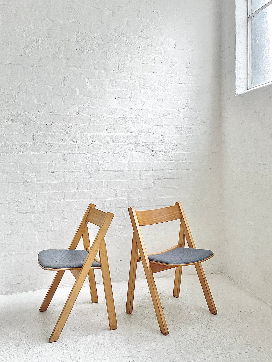 Hans J. Wegner GE72 'Politiken' Chair