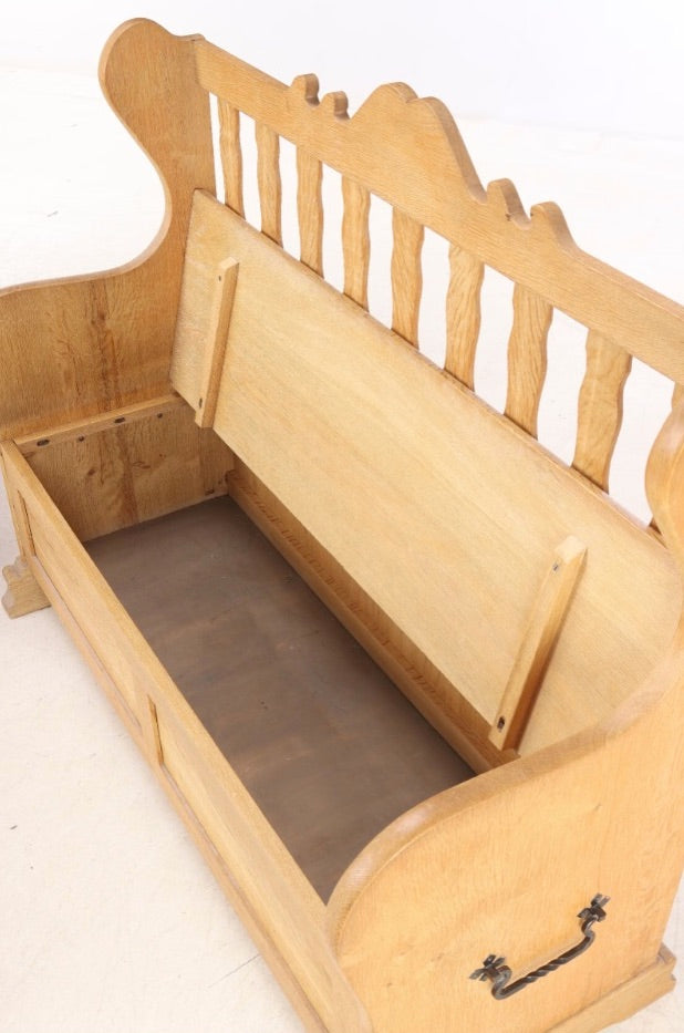 Henning Kjærnulf Oak 'Folk' Bench