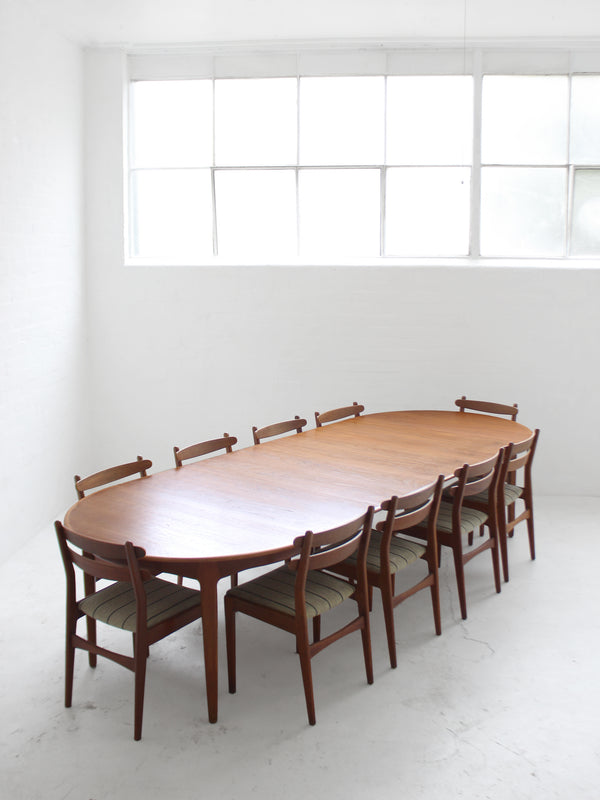 Henning Kjærnulf Dining Table