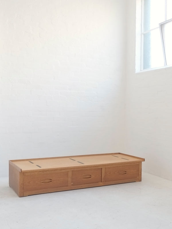 Knud Roepsdorff Daybed Base