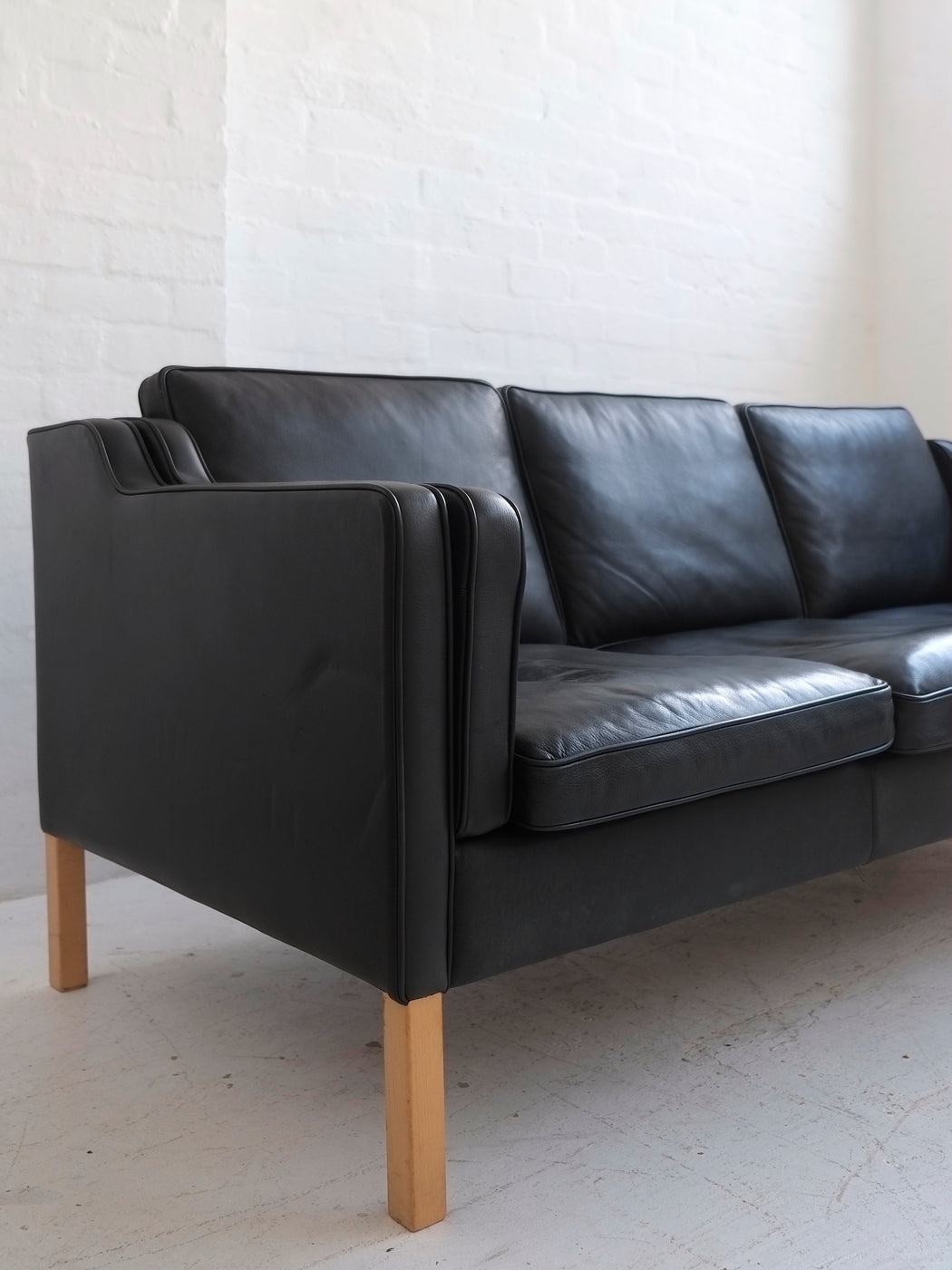 Stouby 'Eva' Leather Sofa