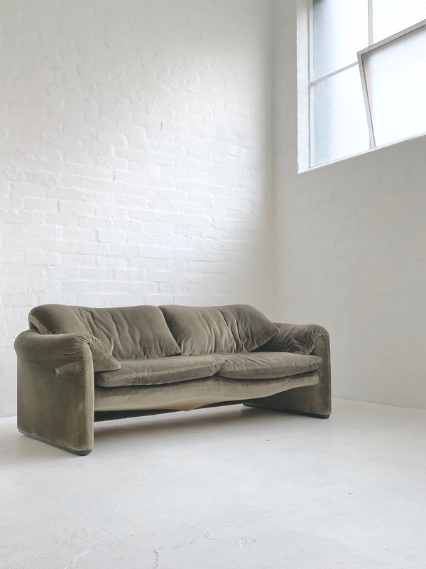 Vico Magistretti 'Maralunga' Sofa