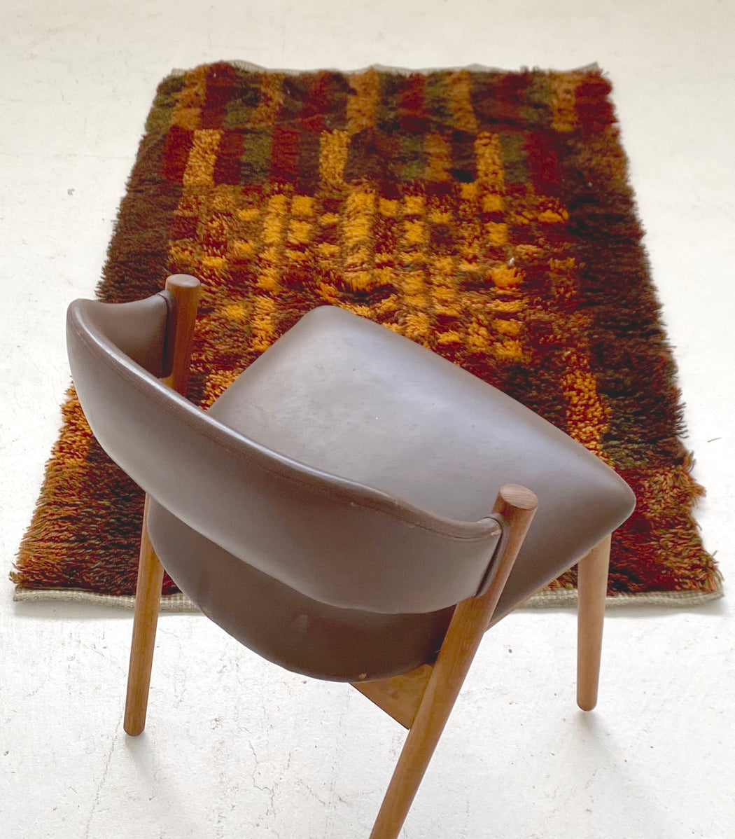 Hand-woven Carpet